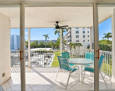 1 Harbourside Drive - Photo Thumbnail 11