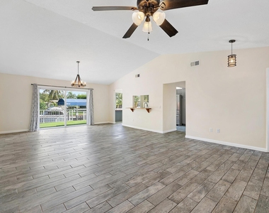 2003 Sw Mockingbird Lane - Photo Thumbnail 17