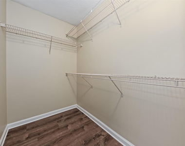 9905 Baywinds Drive - Photo Thumbnail 10