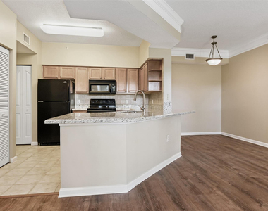 9905 Baywinds Drive - Photo Thumbnail 4
