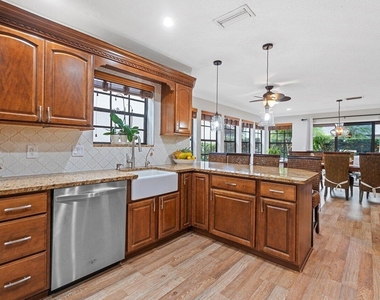 1551 Yachtman Place - Photo Thumbnail 30