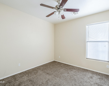 10017 W Raymond Street - Photo Thumbnail 12
