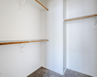 10017 W Raymond Street - Photo Thumbnail 16