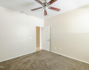 10017 W Raymond Street - Photo Thumbnail 18