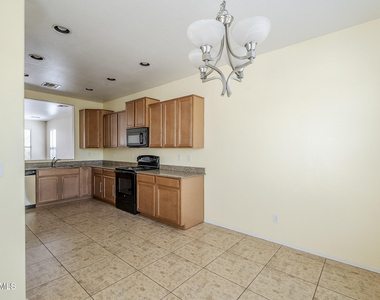 10017 W Raymond Street - Photo Thumbnail 9