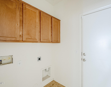 10017 W Raymond Street - Photo Thumbnail 38