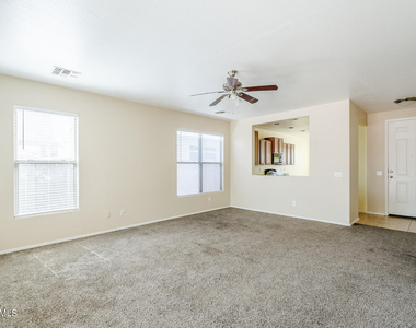 10017 W Raymond Street - Photo Thumbnail 2