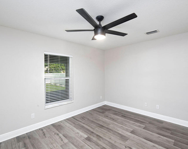 673 Sw Mchole Avenue - Photo Thumbnail 24