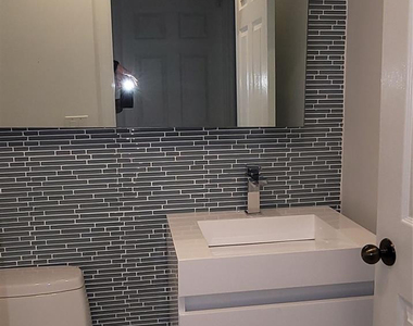 13224 Nw 12th Court - Photo Thumbnail 5