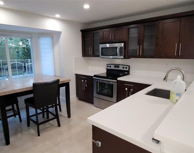 13224 Nw 12th Court - Photo Thumbnail 9