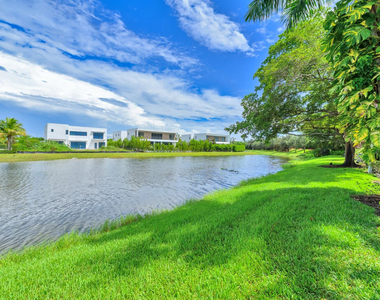 219 Mallory Court - Photo Thumbnail 32