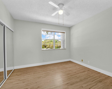 219 Mallory Court - Photo Thumbnail 18