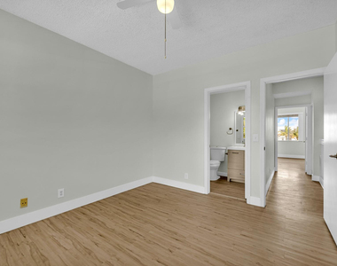 219 Mallory Court - Photo Thumbnail 19