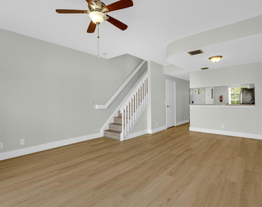 219 Mallory Court - Photo Thumbnail 15
