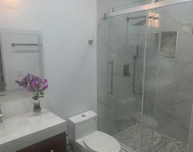 3903 Shoma Drive - Photo Thumbnail 5