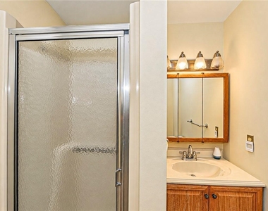 73 Royal Oak Court - Photo Thumbnail 15