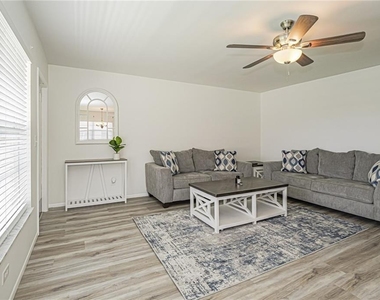 73 Royal Oak Court - Photo Thumbnail 2