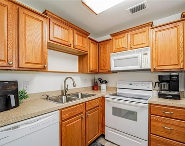 73 Royal Oak Court - Photo Thumbnail 7