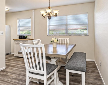 73 Royal Oak Court - Photo Thumbnail 8