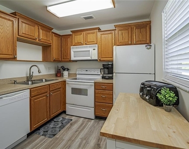 73 Royal Oak Court - Photo Thumbnail 5