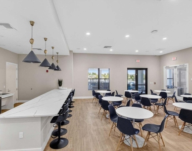 5780 Princess Palm Court - Photo Thumbnail 14