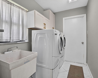 10081 Harbourtown Court - Photo Thumbnail 25