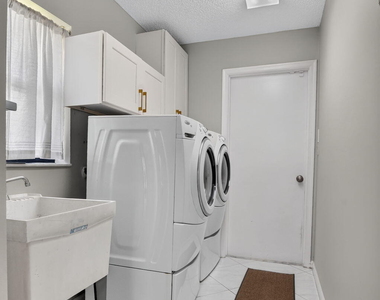 10081 Harbourtown Court - Photo Thumbnail 26