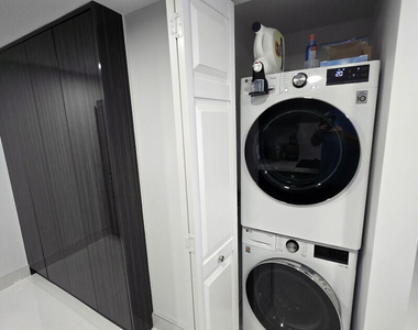 7601 E Treasure Drive - Photo Thumbnail 11