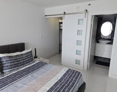 7601 E Treasure Drive - Photo Thumbnail 7