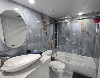 7601 E Treasure Drive - Photo Thumbnail 13