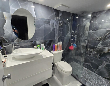 7601 E Treasure Drive - Photo Thumbnail 9