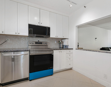 9235 Sw 8th Street - Photo Thumbnail 14