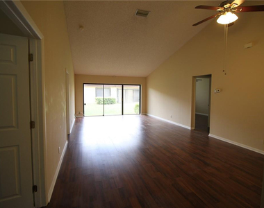 7225 Solandra Lane - Photo Thumbnail 18