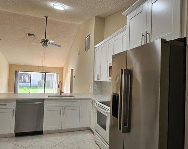 7225 Solandra Lane - Photo Thumbnail 3