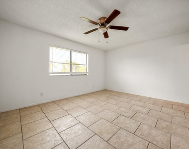 4306 Inlet Circle - Photo Thumbnail 6