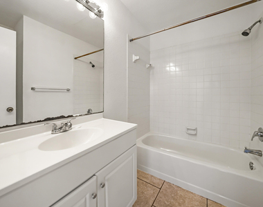 4306 Inlet Circle - Photo Thumbnail 11