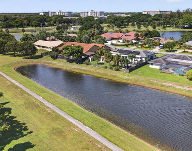 3107 N Palm Aire Drive - Photo Thumbnail 38