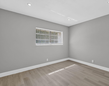3107 N Palm Aire Drive - Photo Thumbnail 23