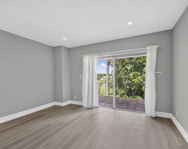 3107 N Palm Aire Drive - Photo Thumbnail 26