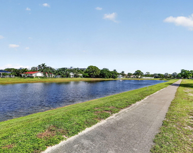3107 N Palm Aire Drive - Photo Thumbnail 34