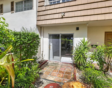 3107 N Palm Aire Drive - Photo Thumbnail 31