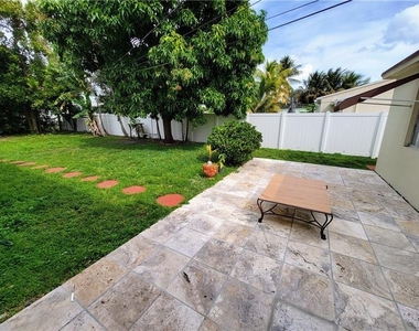2531 Funston Street - Photo Thumbnail 10