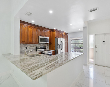 1913 Sw 15th Street - Photo Thumbnail 3