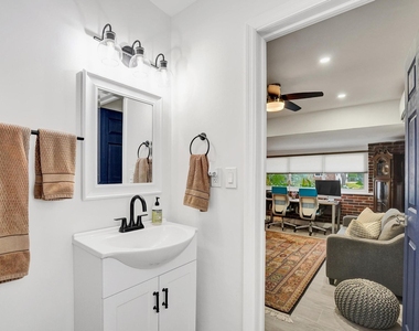 2030 Ne 62nd Street - Photo Thumbnail 41
