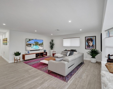 2030 Ne 62nd Street - Photo Thumbnail 10