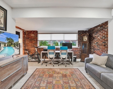 2030 Ne 62nd Street - Photo Thumbnail 34