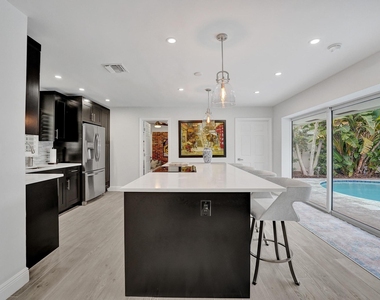 2030 Ne 62nd Street - Photo Thumbnail 16