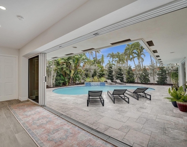 2030 Ne 62nd Street - Photo Thumbnail 1