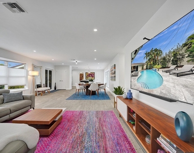2030 Ne 62nd Street - Photo Thumbnail 12