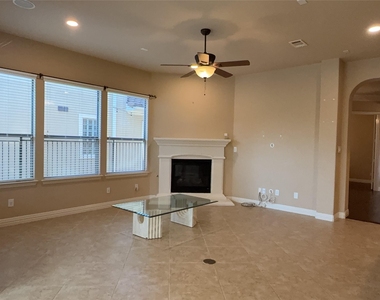 8101 Keechie Drive - Photo Thumbnail 3